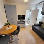 Mali Apartman U Centru