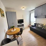 Mali Apartman U Centru