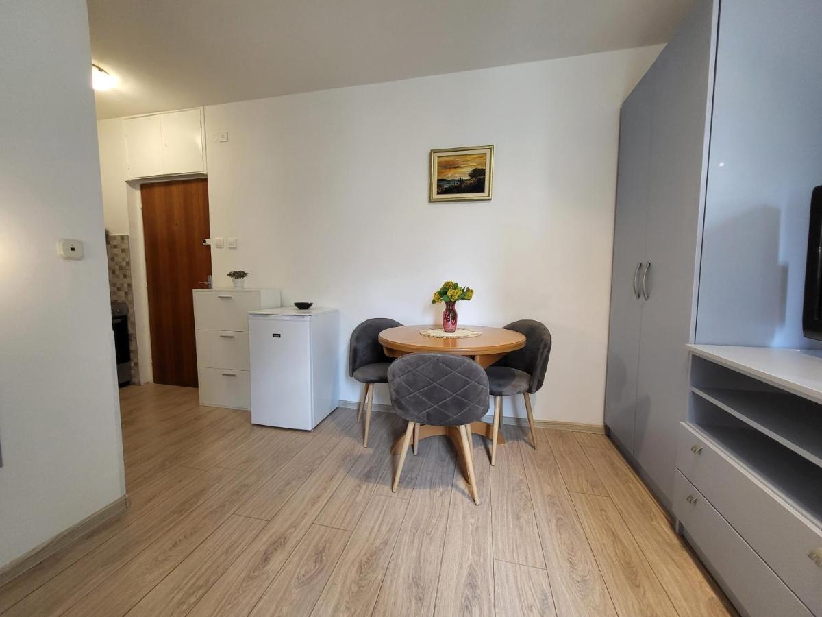 Apartament Mali U Centru *